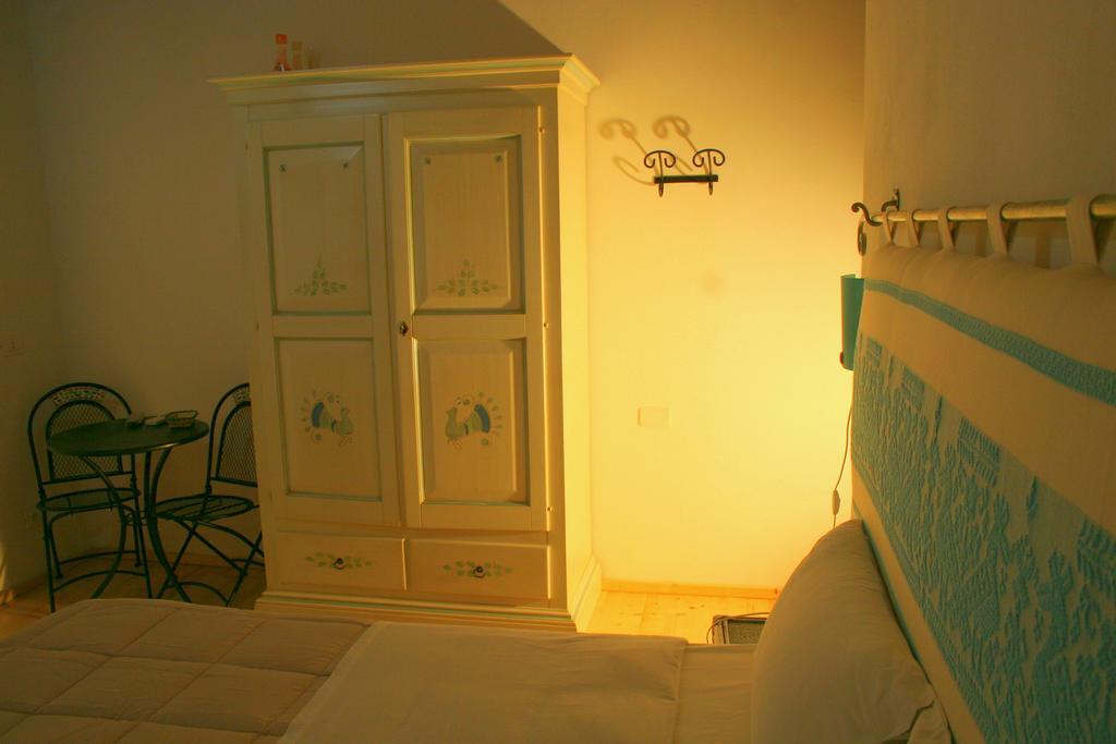 Bed and Breakfast Note Sulla Piazza Cagliari Pokoj fotografie